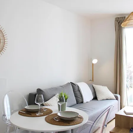 Bright In Saint-ouen-sur-seine